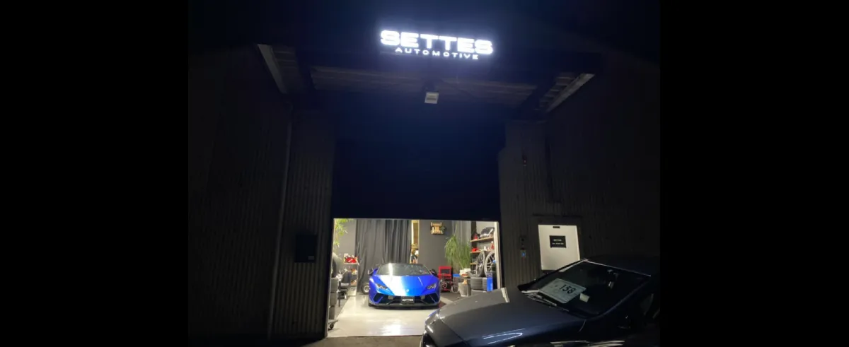 株式会社EXIA様 店舗外観（店舗ロゴ含む）