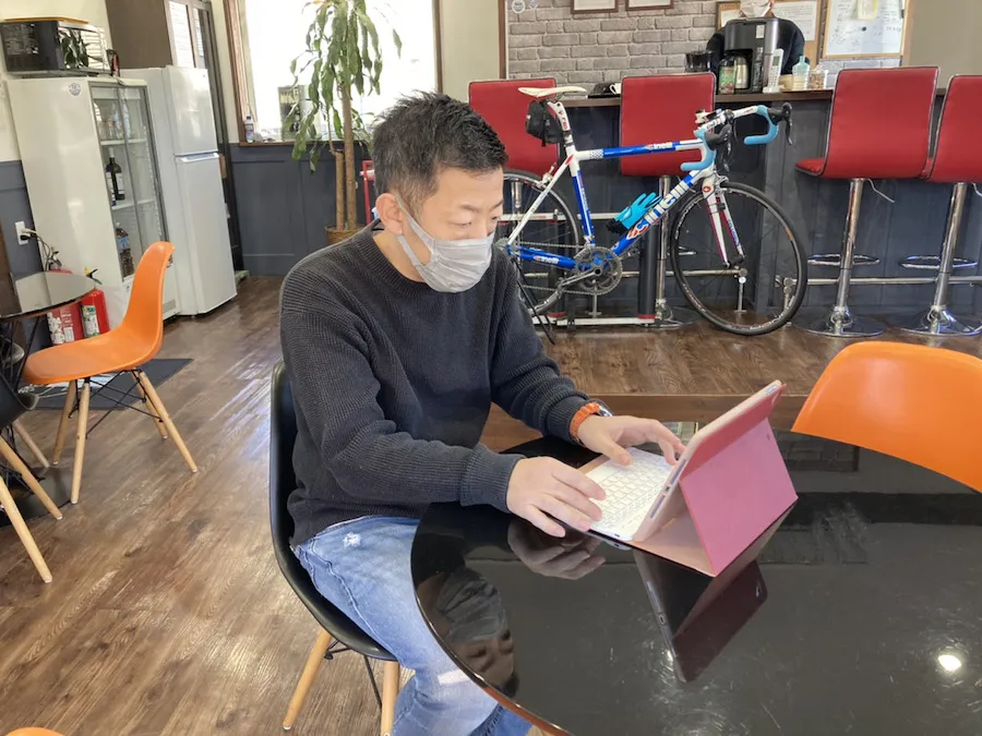 モトーレン足立有限会社_「symphony」を利用している様子
